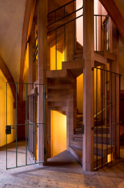 Heidelberg - Heiliggeistkirche - Westempore - Aufgang zur Südempore (aufgenommen im Dezember 2012, am Nachmittag) Heidelberg - Heiliggeistkirche - Westempore - Aufgang zur Südempore (aufgenommen im Dezember 2012, am Nachmittag)