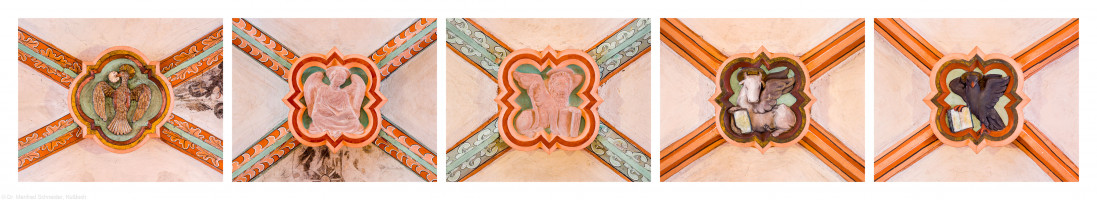 Heidelberg - Heiliggeistkirche - Mittelschiff - Schlusssteine im 6./4./3./2./1. Joch, von Westen aus gezählt (aufgenommen im Januar 2013, am frühen Nachmittag) Heidelberg - Heiliggeistkirche - Mittelschiff - Schlusssteine im 6./4./3./2./1. Joch, von Westen aus gezählt (aufgenommen im Januar 2013, am frühen Nachmittag)