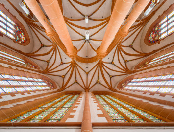 Heidelberg - Heiliggeistkirche - Chor - Blick auf die Fenster und in das Gewölbe, hinter dem Altar stehend (aufgenommen im Januar 2013, am frühen Nachmittag) Heidelberg - Heiliggeistkirche - Chor - Blick auf die Fenster und in das Gewölbe, hinter dem Altar stehend (aufgenommen im Januar 2013, am frühen Nachmittag)