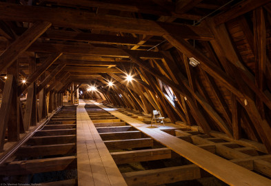 Heidelberg - Heiliggeistkirche - Dachstuhl - Untere Ebene - Blick von Westen in den Dachstuhl über dem Südschiff (aufgenommen im Februar 2013, am Nachmittag) Heidelberg - Heiliggeistkirche - Dachstuhl - Untere Ebene - Blick von Westen in den Dachstuhl über dem Südschiff (aufgenommen im Februar 2013, am Nachmittag)