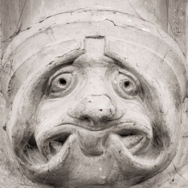 Heidelberg - Heiliggeistkirche - Südschiff - 2. Figur am unteren Dienstabschluß, von Westen aus gezählt (aufgenommen im März 2013, um die Mittagszeit)