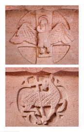 Heidelberg - Heiliggeistkirche - Altar von Edzard Hobbing - Symbole Heiliger Geist auf der Westseite und Lamm Gottes auf der Ostseite (aufgenommen im November 2013, vormittags) Heidelberg - Heiliggeistkirche - Altar von Edzard Hobbing - Symbole Heiliger Geist auf der Westseite und Lamm Gottes auf der Ostseite (aufgenommen im November 2013, vormittags)