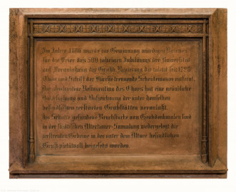Heidelberg - Heiliggeistkirche - Südschiff - Gedenktafel zum Abriss der Scheidemauer 1886, an der Südwand, in der Mitte (aufgenommen im Januar 2014, am späten Vormittag) Heidelberg - Heiliggeistkirche - Südschiff - Gedenktafel zum Abriss der Scheidemauer 1886, an der Südwand, in der Mitte (aufgenommen im Januar 2014, am späten Vormittag)