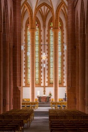 Heidelberg - Heiliggeistkirche - Mittelschiff - Blick durch das Mittelschiff auf den Chor (aufgenommen im Januar 2014, um die Mittagszeit) Heidelberg - Heiliggeistkirche - Mittelschiff - Blick durch das Mittelschiff auf den Chor (aufgenommen im Januar 2014, um die Mittagszeit)
