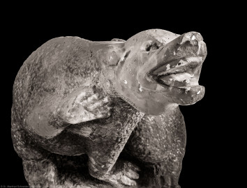 Heidelberg - Heiliggeistkirche - Nordempore - Wasserspeier, im Eingangsbereich an der Westwand der Nordempore (aufgenommen im Januar 2014, um die Mittagszeit) Heidelberg - Heiliggeistkirche - Nordempore - Wasserspeier, im Eingangsbereich an der Westwand der Nordempore (aufgenommen im Januar 2014, um die Mittagszeit)