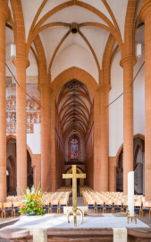 Heidelberg - Heiliggeistkirche - Chor - Blick vom Altar nach Westen auf den Chor, den Triumphbogen und die Schiffe (aufgenommen im Mai 2014, am späten Vormittag) Heidelberg - Heiliggeistkirche - Chor - Blick vom Altar nach Westen auf den Chor, den Triumphbogen und die Schiffe (aufgenommen im Mai 2014, am späten Vormittag)