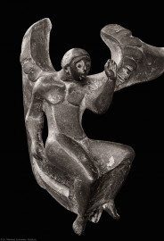 Heidelberg - Heiliggeistkirche - Altarbereich - Figur des Osterleuchters von Emil Jo Homolka (aufgenommen im August 2014, am Nachmittag) Heidelberg - Heiliggeistkirche - Altarbereich - Figur des Osterleuchters von Emil Jo Homolka (aufgenommen im August 2014, am Nachmittag)