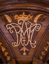 Heidelberg - Heiliggeistkirche - Kanzel - Monogramm "Maria" der Kanzel (aufgenommen im Oktober 2014, um die Mittagszeit) Heidelberg - Heiliggeistkirche - Kanzel - Monogramm "Maria" der Kanzel (aufgenommen im Oktober 2014, um die Mittagszeit)