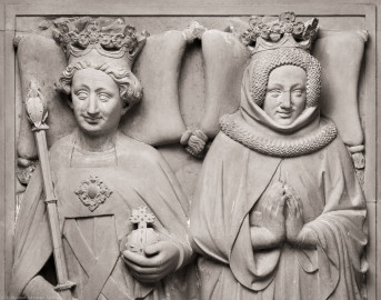 Heidelberg - Heiliggeistkirche - Nordschiff - Königsgrab - Ausschnitt aus der Grabplatte des Kurfürsten Ruprecht III. und seiner Gemahlin Elisabeth von Hohenzollern (aufgenommen im Januar 2015, am Nachmittag) Heidelberg - Heiliggeistkirche - Nordschiff - Königsgrab - Ausschnitt aus der Grabplatte des Kurfürsten Ruprecht III. und seiner Gemahlin Elisabeth von Hohenzollern (aufgenommen im Januar 2015, am Nachmittag)