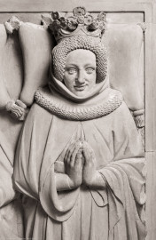 Heidelberg - Heiliggeistkirche - Nordschiff - Königsgrab - Ausschnitt aus der Grabplatte des Kurfürsten Ruprecht III. und seiner Gemahlin Elisabeth von Hohenzollern (aufgenommen im März 2015, am frühen Nachmittag) Heidelberg - Heiliggeistkirche - Nordschiff - Königsgrab - Ausschnitt aus der Grabplatte des Kurfürsten Ruprecht III. und seiner Gemahlin Elisabeth von Hohenzollern (aufgenommen im März 2015, am frühen Nachmittag)