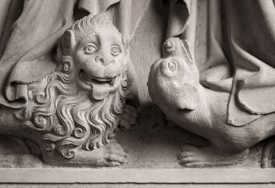 Heidelberg - Heiliggeistkirche - Nordschiff - Königsgrab - Ausschnitt aus der Grabplatte des Kurfürsten Ruprecht III. und seiner Gemahlin Elisabeth von Hohenzollern (aufgenommen im März 2015, am Nachmittag) Heidelberg - Heiliggeistkirche - Nordschiff - Königsgrab - Ausschnitt aus der Grabplatte des Kurfürsten Ruprecht III. und seiner Gemahlin Elisabeth von Hohenzollern (aufgenommen im März 2015, am Nachmittag)