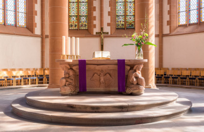 Heidelberg - Heiliggeistkirche - Altar - Westseite des Altars von Edzard Hobbing (aufgenommen im März 2015, um die Mittagszeit) Heidelberg - Heiliggeistkirche - Altar - Westseite des Altars von Edzard Hobbing (aufgenommen im März 2015, um die Mittagszeit)