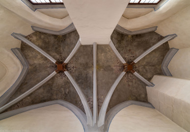 Heidelberg - Heiliggeistkirche - Sakristei - Blick in das Gewölbe (aufgenommen im Mai 2015, am frühen Nachmittag) Heidelberg - Heiliggeistkirche - Sakristei - Blick in das Gewölbe (aufgenommen im Mai 2015, am frühen Nachmittag)