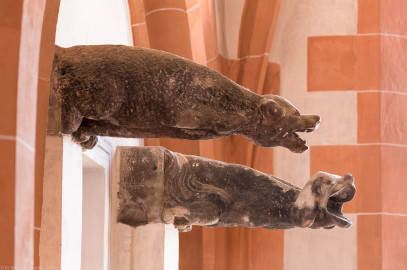 Heidelberg - Heiliggeistkirche - Nordempore - 2 Wasserspeier, im Eingangsbereich an der Westwand der Nordempore (aufgenommen im Mai 2015, am Nachmittag) Heidelberg - Heiliggeistkirche - Nordempore - 2 Wasserspeier, im Eingangsbereich an der Westwand der Nordempore (aufgenommen im Mai 2015, am Nachmittag)
