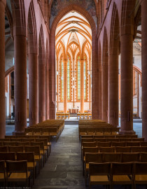 Heidelberg - Heiliggeistkirche - Mittelschiff - Blick durch das Mittelschiff auf den Chor (aufgenommen im Juni 2015, am Vormittag) Heidelberg - Heiliggeistkirche - Mittelschiff - Blick durch das Mittelschiff auf den Chor (aufgenommen im Juni 2015, am Vormittag)