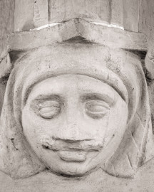 Heidelberg - Heiliggeistkirche - Südempore - Südseite - 3. Figur am unteren Dienstabschluß, von Westen aus gezählt (aufgenommen im Juni 2015, am Nachmittag) Heidelberg - Heiliggeistkirche - Südempore - Südseite - 3. Figur am unteren Dienstabschluß, von Westen aus gezählt (aufgenommen im Juni 2015, am Nachmittag)