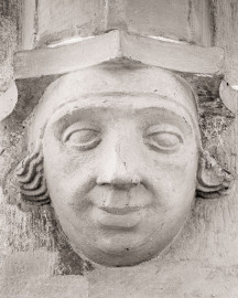 Heidelberg - Heiliggeistkirche - Südempore - Südseite - 1. Figur am unteren Dienstabschluß, von Westen aus gezählt (aufgenommen im Juni 2015, am Nachmittag) Heidelberg - Heiliggeistkirche - Südempore - Südseite - 1. Figur am unteren Dienstabschluß, von Westen aus gezählt (aufgenommen im Juni 2015, am Nachmittag)