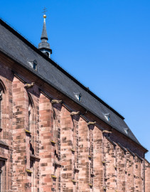 Heidelberg - Heiliggeistkirche - Südseite - Blick von der westlichen Hauptstraße auf die Strebepfeiler (aufgenommen im Juli 2015, am Nachmittag) Heidelberg - Heiliggeistkirche - Südseite - Blick von der westlichen Hauptstraße auf die Strebepfeiler (aufgenommen im Juli 2015, am Nachmittag)
