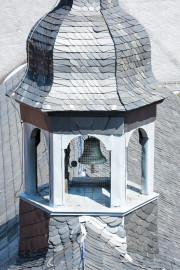 Heidelberg - Heiliggeistkirche - Dach - Blick auf den Dachreiter mit der Scheideglocke (aufgenommen im Juli 2015, am Nachmittag) Heidelberg - Heiliggeistkirche - Dach - Blick auf den Dachreiter mit der Scheideglocke (aufgenommen im Juli 2015, am Nachmittag)