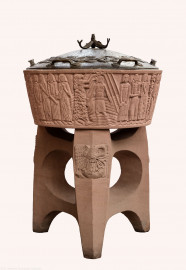 Heidelberg - Heiliggeistkirche - Altarbereich - Gesamtansicht des Taufbeckens von Edzard Hobbing (aufgenommen im September 2015, am frühen Nachmittag) Heidelberg - Heiliggeistkirche - Altarbereich - Gesamtansicht des Taufbeckens von Edzard Hobbing (aufgenommen im September 2015, am frühen Nachmittag)