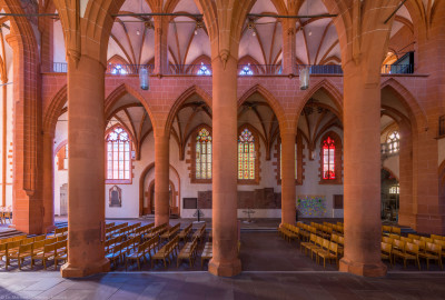 Heidelberg - Heiliggeistkirche - Südschiff - Blick vom Nordschiff durch das Mittelschiff auf das Südschiff und die Südempore (aufgenommen im September 2015, am Vormittag) Heidelberg - Heiliggeistkirche - Südschiff - Blick vom Nordschiff durch das Mittelschiff auf das Südschiff und die Südempore (aufgenommen im September 2015, am Vormittag)