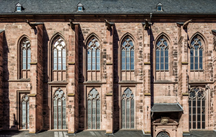 Heidelberg - Heiliggeistkirche - Südseite - Blick auf das Südschiff und die Südempore (aufgenommen im Oktober 2015, am Nachmittag) Heidelberg - Heiliggeistkirche - Südseite - Blick auf das Südschiff und die Südempore (aufgenommen im Oktober 2015, am Nachmittag)