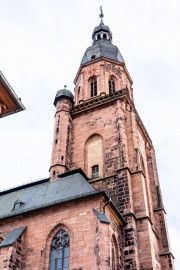 Heidelberg - Heiliggeistkirche - Aussen / Nordwest - Blick nach oben auf die westliche Nordfassade und den Turm (aufgenommen im Oktober 2015, am späten Nachmittag) Heidelberg - Heiliggeistkirche - Aussen / Nordwest - Blick nach oben auf die westliche Nordfassade und den Turm (aufgenommen im Oktober 2015, am späten Nachmittag)