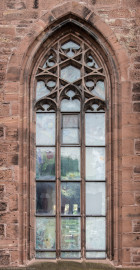 Heidelberg - Heiliggeistkirche - Nordseite - 6. Fenster des Nordschiffs, von Westen aus gezählt - Blick auf das Fenster "Schöpfungsgeschichte - Der Baum der Erkenntnis" von Hella De Santarossa (aufgenommen im Oktober 2015, um die Mittagszeit) Heidelberg - Heiliggeistkirche - Nordseite - 6. Fenster des Nordschiffs, von Westen aus gezählt - Blick auf das Fenster "Schöpfungsgeschichte - Der Baum der Erkenntnis" von Hella De Santarossa (aufgenommen im Oktober 2015, um die Mittagszeit)