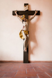 Heidelberg - Heiliggeistkirche - Nordempore - Kruzifix, an Ostwand (aufgenommen im Oktober 2015, am späten Nachmittag) Heidelberg - Heiliggeistkirche - Nordempore - Kruzifix, an Ostwand (aufgenommen im Oktober 2015, am späten Nachmittag)