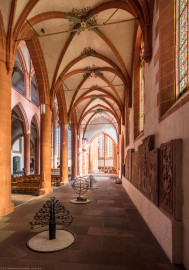 Heidelberg - Heiliggeistkirche - Südschiff - Blick von Südwest in die Schiffe, auf die Nordempore und in den Chor (aufgenommen im Oktober 2015, am frühen Nachmittag) Heidelberg - Heiliggeistkirche - Südschiff - Blick von Südwest in die Schiffe, auf die Nordempore und in den Chor (aufgenommen im Oktober 2015, am frühen Nachmittag)