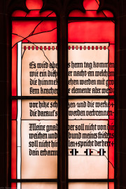 Heidelberg - Heiliggeistkirche - Südschiff - 1. Joch, von Westen aus gezählt - Ausschnitt aus dem "Physik-Fenster" von Johannes Schreiter (aufgenommen im Oktober 2015, am frühen Nachmittag) Heidelberg - Heiliggeistkirche - Südschiff - 1. Joch, von Westen aus gezählt - Ausschnitt aus dem "Physik-Fenster" von Johannes Schreiter (aufgenommen im Oktober 2015, am frühen Nachmittag)