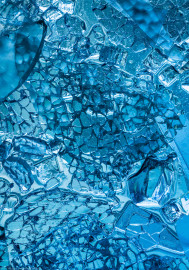 Heidelberg - Heiliggeistkirche - Nordschiff - 1. Joch, von Westen aus gezählt - Ausschnitt aus Feld (rechte Bahn, vierte Zeile) des Fensters "Schöpfungsgeschichte - Gottes Geist über den Wassern" von Hella De Santarossa (aufgenommen im Oktober 2015, am Nachmittag) Heidelberg - Heiliggeistkirche - Nordschiff - 1. Joch, von Westen aus gezählt - Ausschnitt aus Feld (rechte Bahn, vierte Zeile) des Fensters "Schöpfungsgeschichte - Gottes Geist über den Wassern" von Hella De Santarossa (aufgenommen im Oktober 2015, am Nachmittag)