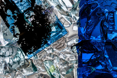 Heidelberg - Heiliggeistkirche - Nordschiff - 1. Joch, von Westen aus gezählt - Ausschnitt aus Feld (linke Bahn, vierte Zeile) des Fensters "Schöpfungsgeschichte - Gottes Geist über den Wassern" von Hella De Santarossa (aufgenommen im Oktober 2015, am Nachmittag) Heidelberg - Heiliggeistkirche - Nordschiff - 1. Joch, von Westen aus gezählt - Ausschnitt aus Feld (linke Bahn, vierte Zeile) des Fensters "Schöpfungsgeschichte - Gottes Geist über den Wassern" von Hella De Santarossa (aufgenommen im Oktober 2015, am Nachmittag)