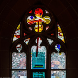 Heidelberg - Heiliggeistkirche - Nordschiff - 4. Joch, von Westen aus gezählt - Maßwerk und Felder der ersten Zeile des Fensters "Schöpfungsgeschichte - Der Weltkreis ist voll vom Geiste Gottes" von Hella De Santarossa (aufgenommen im Oktober 2015, am späten Vormittag) Heidelberg - Heiliggeistkirche - Nordschiff - 4. Joch, von Westen aus gezählt - Maßwerk und Felder der ersten Zeile des Fensters "Schöpfungsgeschichte - Der Weltkreis ist voll vom Geiste Gottes" von Hella De Santarossa (aufgenommen im Oktober 2015, am späten Vormittag)