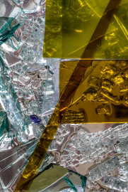 Heidelberg - Heiliggeistkirche - Nordschiff - 3. Joch, von Westen aus gezählt - Ausschnitt aus Feld (linke Bahn, vierte Zeile) des Fensters "Schöpfungsgeschichte - Gott sprach: es werde Licht" von Hella De Santarossa (aufgenommen im Oktober 2015, am Nachmittag) Heidelberg - Heiliggeistkirche - Nordschiff - 3. Joch, von Westen aus gezählt - Ausschnitt aus Feld (linke Bahn, vierte Zeile) des Fensters "Schöpfungsgeschichte - Gott sprach: es werde Licht" von Hella De Santarossa (aufgenommen im Oktober 2015, am Nachmittag)