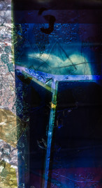 Heidelberg - Heiliggeistkirche - Nordschiff - 6. Joch, von Westen aus gezählt - Feld (linke Bahn, dritte Zeile) des Fensters "Schöpfungsgeschichte - Der Baum der Erkenntnis" von Hella De Santarossa (aufgenommen im Oktober 2015, am frühen Nachmittag) Heidelberg - Heiliggeistkirche - Nordschiff - 6. Joch, von Westen aus gezählt - Feld (linke Bahn, dritte Zeile) des Fensters "Schöpfungsgeschichte - Der Baum der Erkenntnis" von Hella De Santarossa (aufgenommen im Oktober 2015, am frühen Nachmittag)