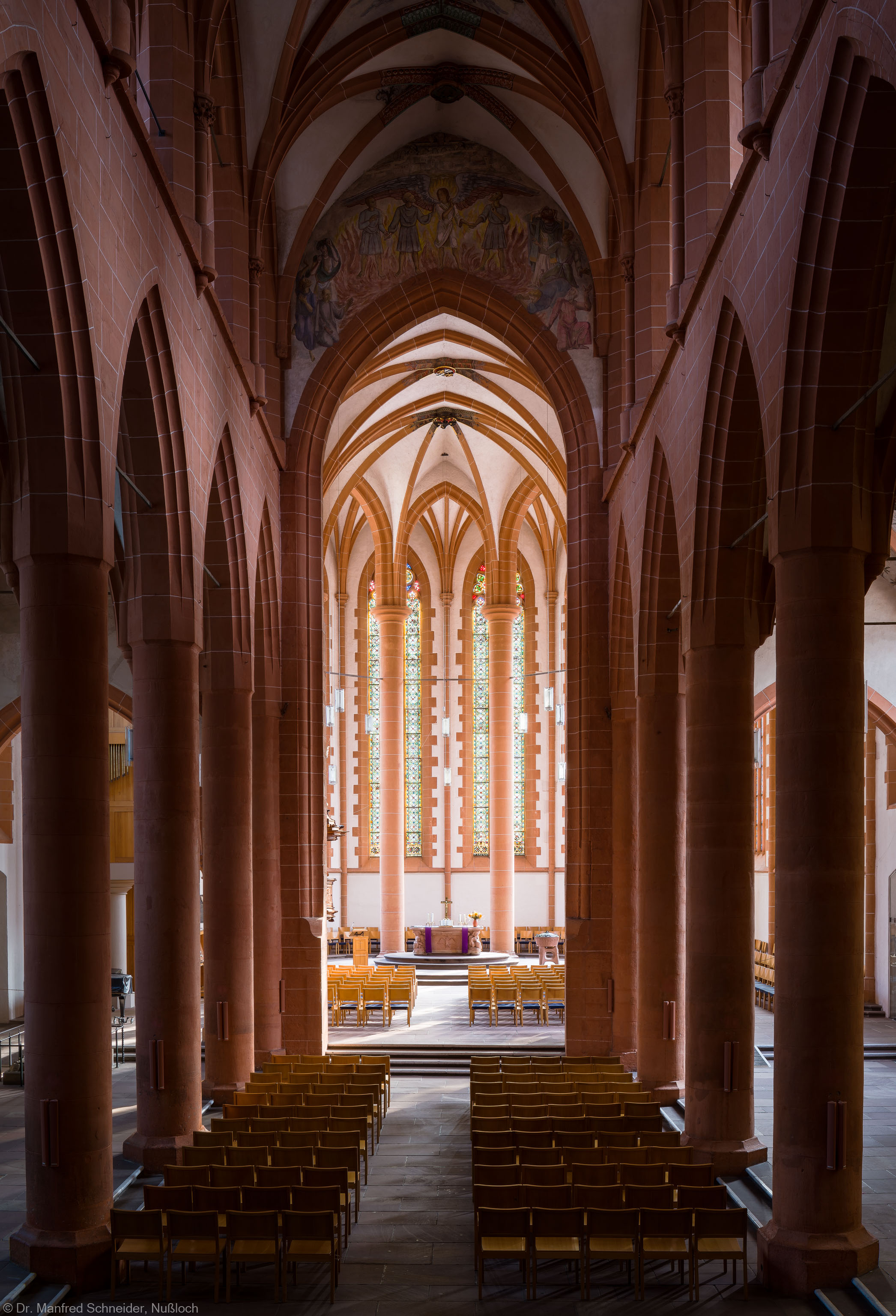 Heidelberg - Heiliggeistkirche - Mittelschiff - Blick durch das Mittelschiff auf den Chor (aufgenommen im März 2013, am Vormittag)