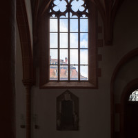 Heidelberg - Heiliggeistkirche - Südschiff - 6. Joch, von Westen aus gezählt - Blankes Fenster (aufgenommen im April 2013, am frühen Abend)