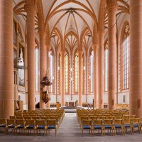Heidelberg - Heiliggeistkirche - Chor - Blick in den Chor mit Säulen, Gewölbe, Orgel, Kanzel und Altar (aufgenommen im April 2013, am späten Vormittag)