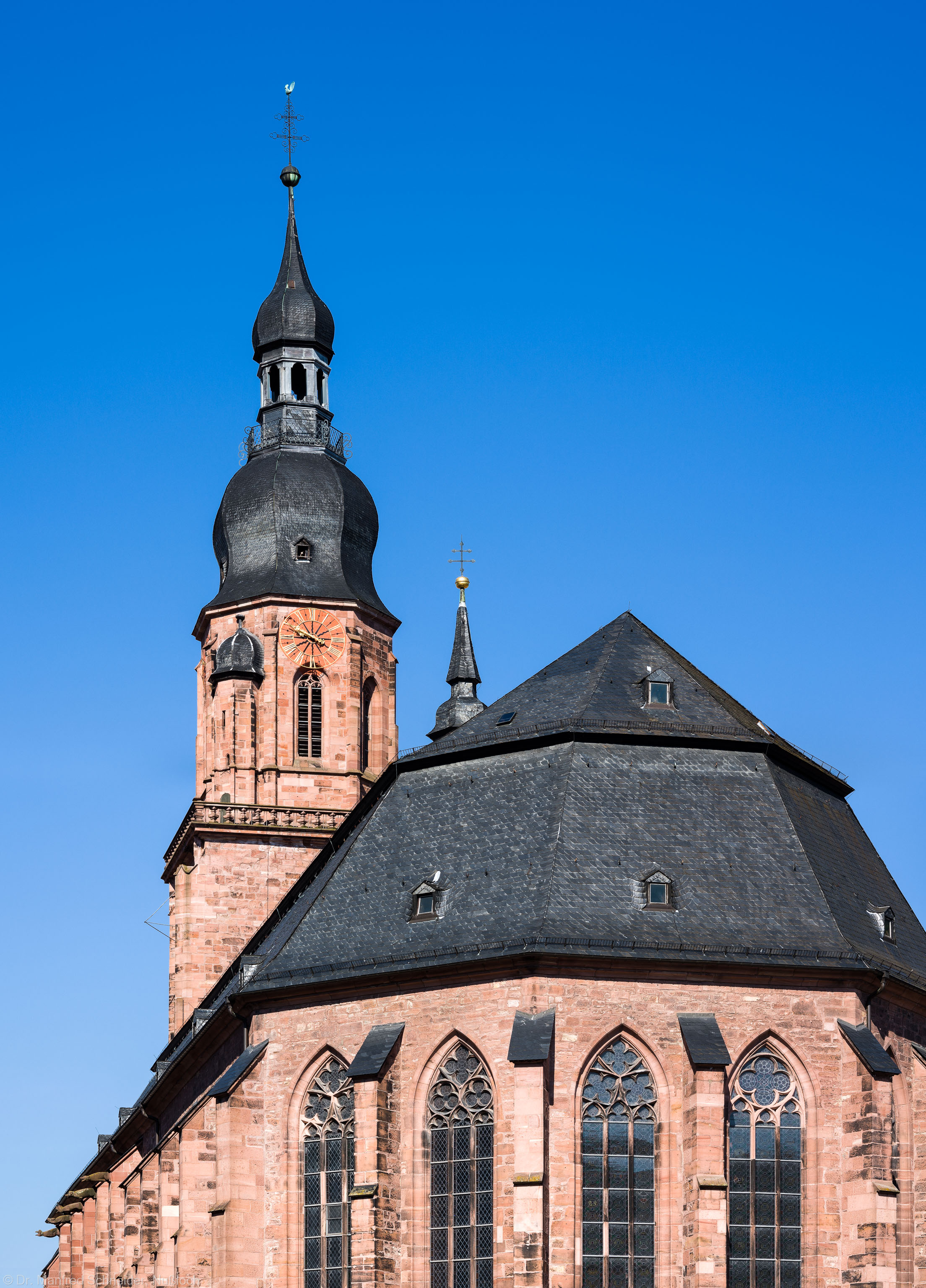 Heidelberg - Heiliggeistkirche - Ostseite - Blick nach oben auf den Chor und den Turm (aufgenommen im Mai 2013, am Vormittag)