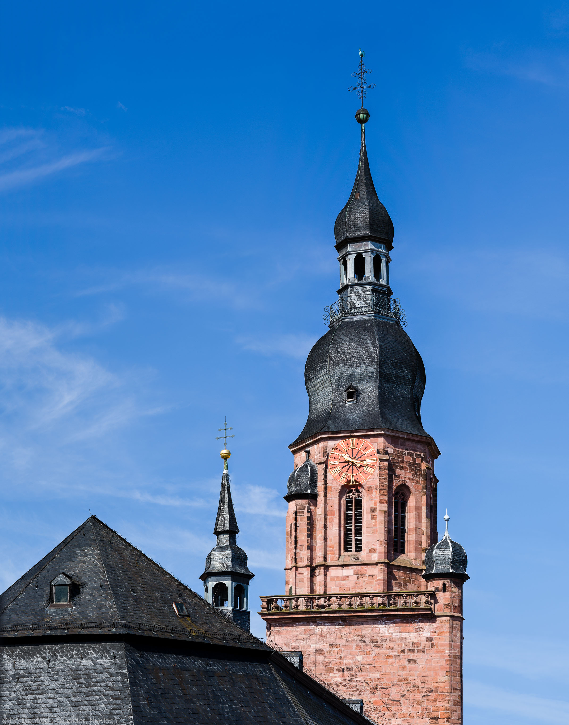 Heidelberg - Heiliggeistkirche - Ostseite - Blick vom Rathaus im 3. Stock auf den Turm (aufgenommen im Juli 2013, am späten Vormittag)