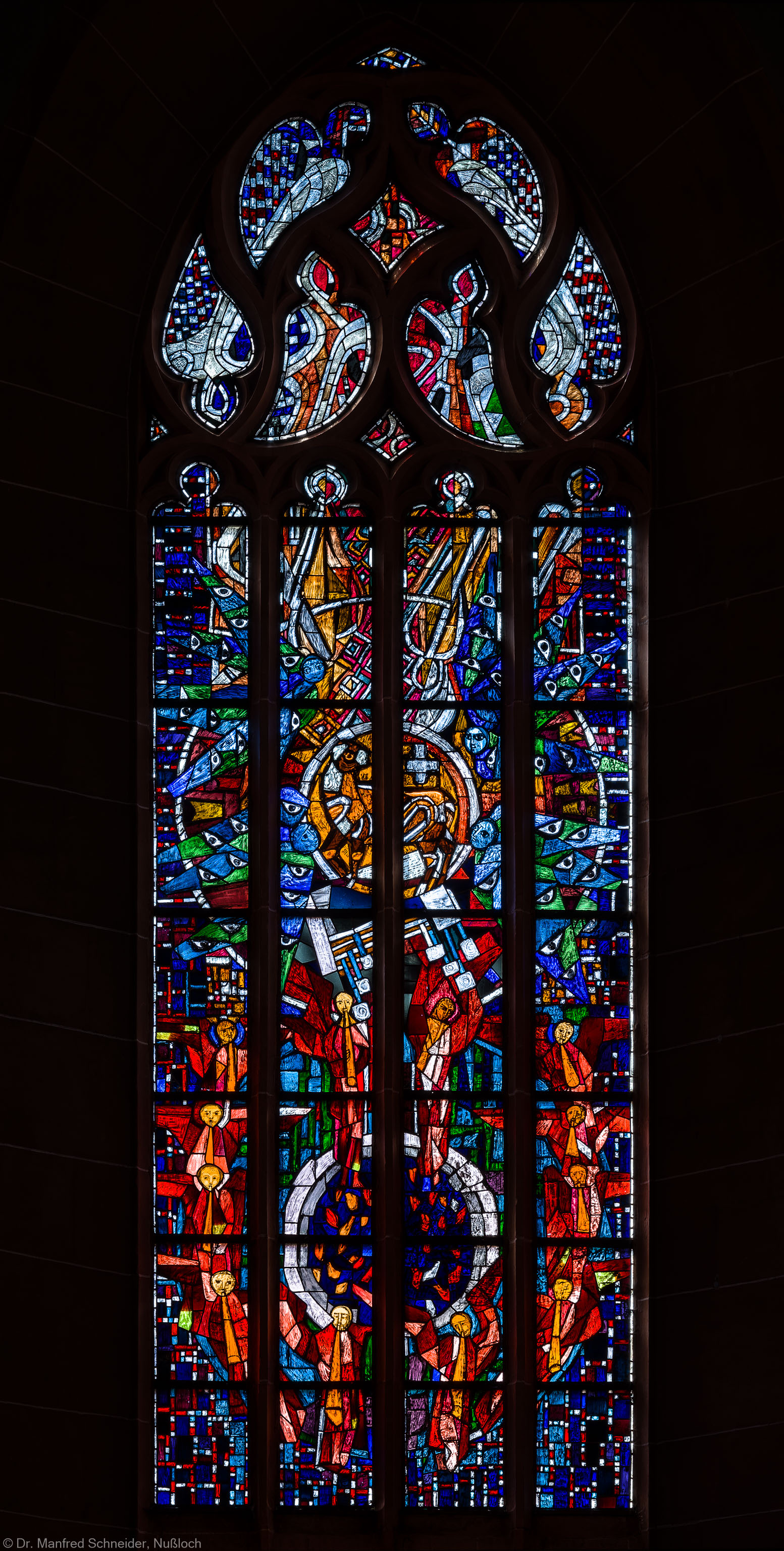 Heidelberg - Heiliggeistkirche - Westempore - Gesamtaufnahme des "Offenbarungsfensters" von Hans Gottfried von Stockhausen (aufgenommen im Juli 2013, am späten Nachmittag)