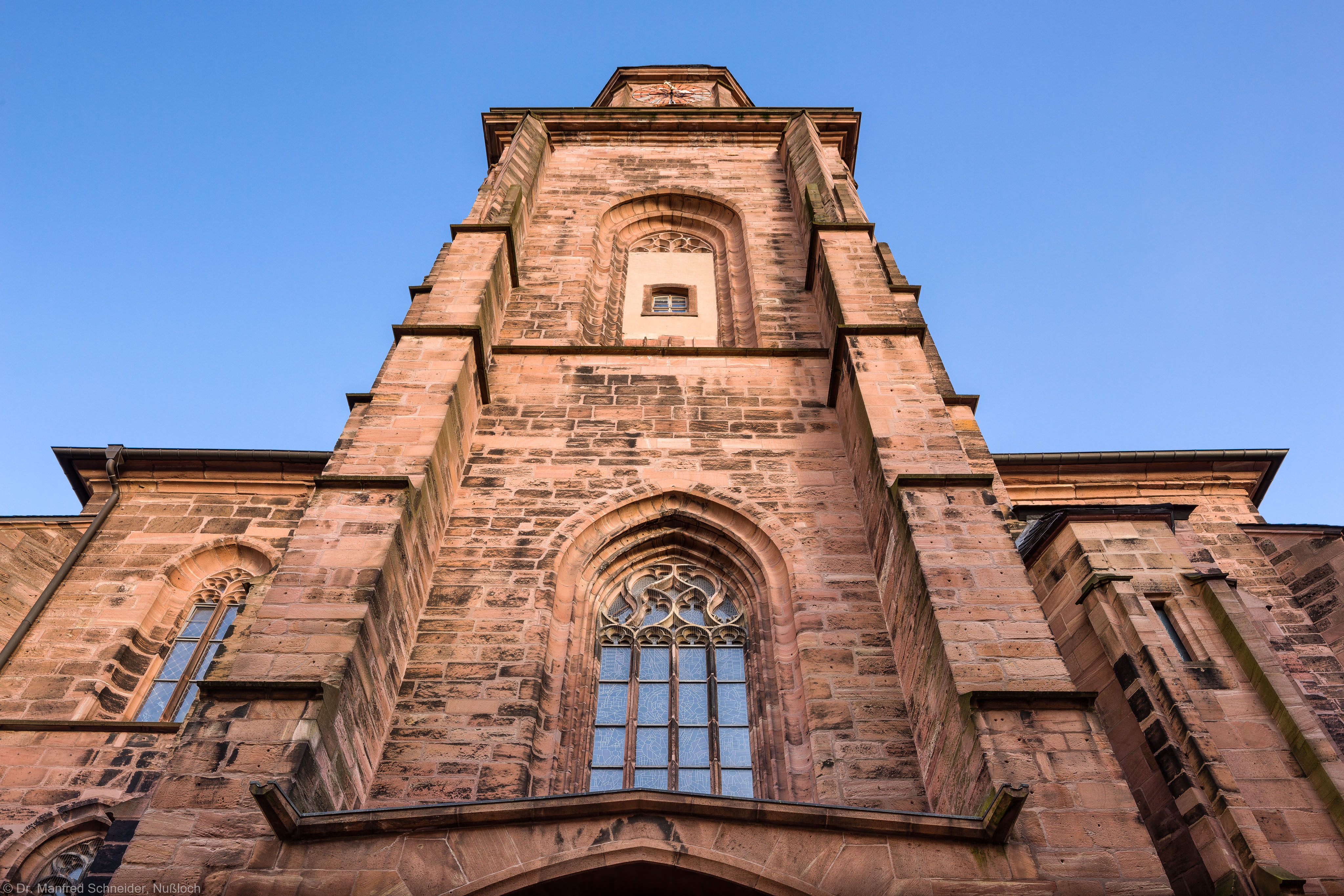 Heidelberg - Heiliggeistkirche - Aussen / West - Blick nach oben auf das Westwerk und den Turm (aufgenommen im Februar 2014, am Nachmittag)