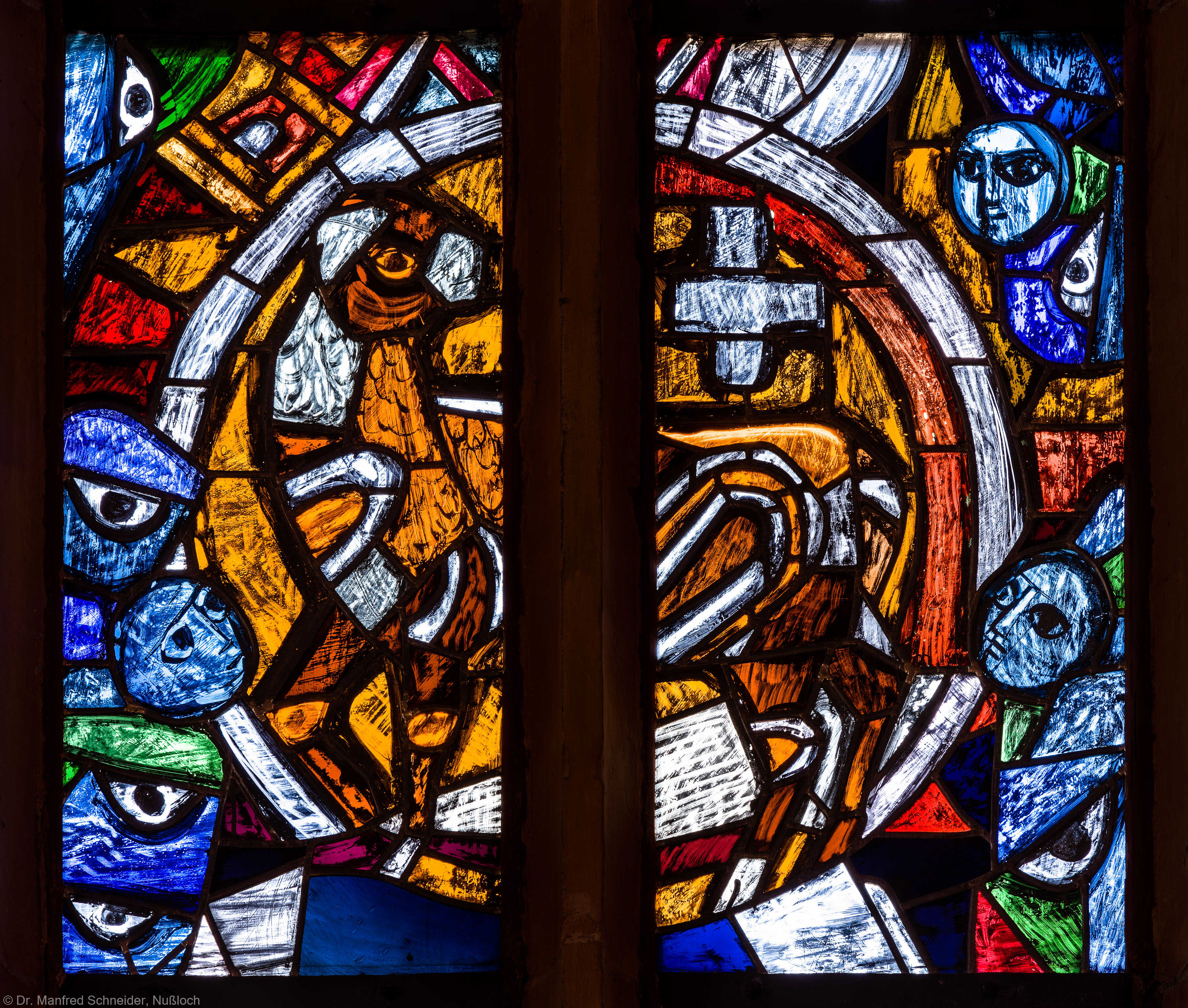 Heidelberg - Heiliggeistkirche - Westempore - Ausschnitt aus dem "Offenbarungsfenster" von Hans Gottfried von Stockhausen (aufgenommen im April 2014, am späten Vormittag)