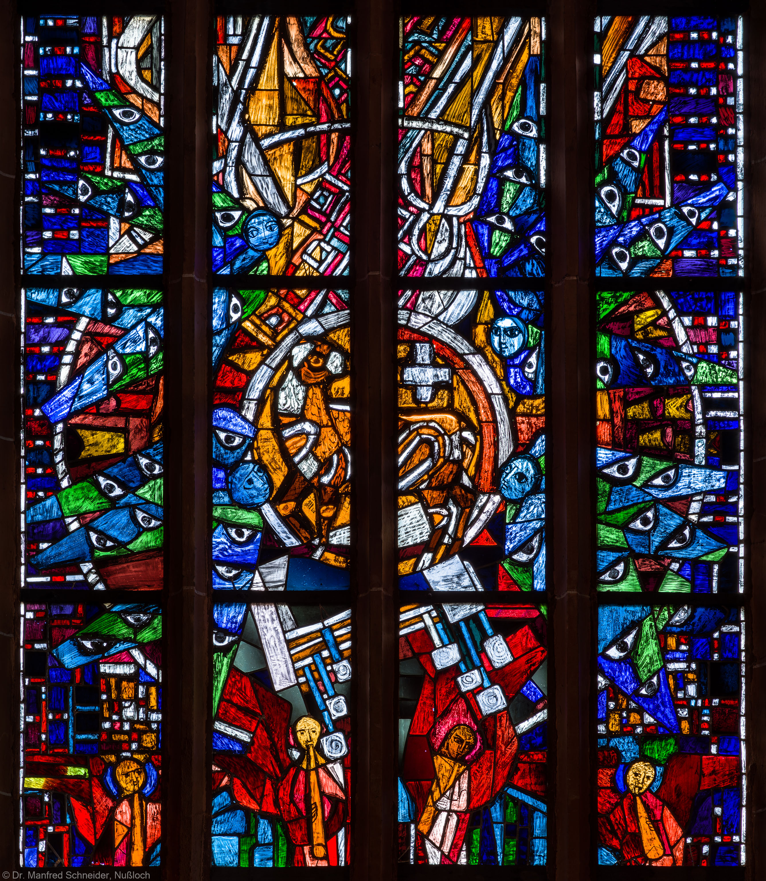 Heidelberg - Heiliggeistkirche - Westempore - Mittleres Drittel des "Offenbarungsfensters" von Hans Gottfried von Stockhausen (aufgenommen im Mai 2014, am frühen Nachmittag)