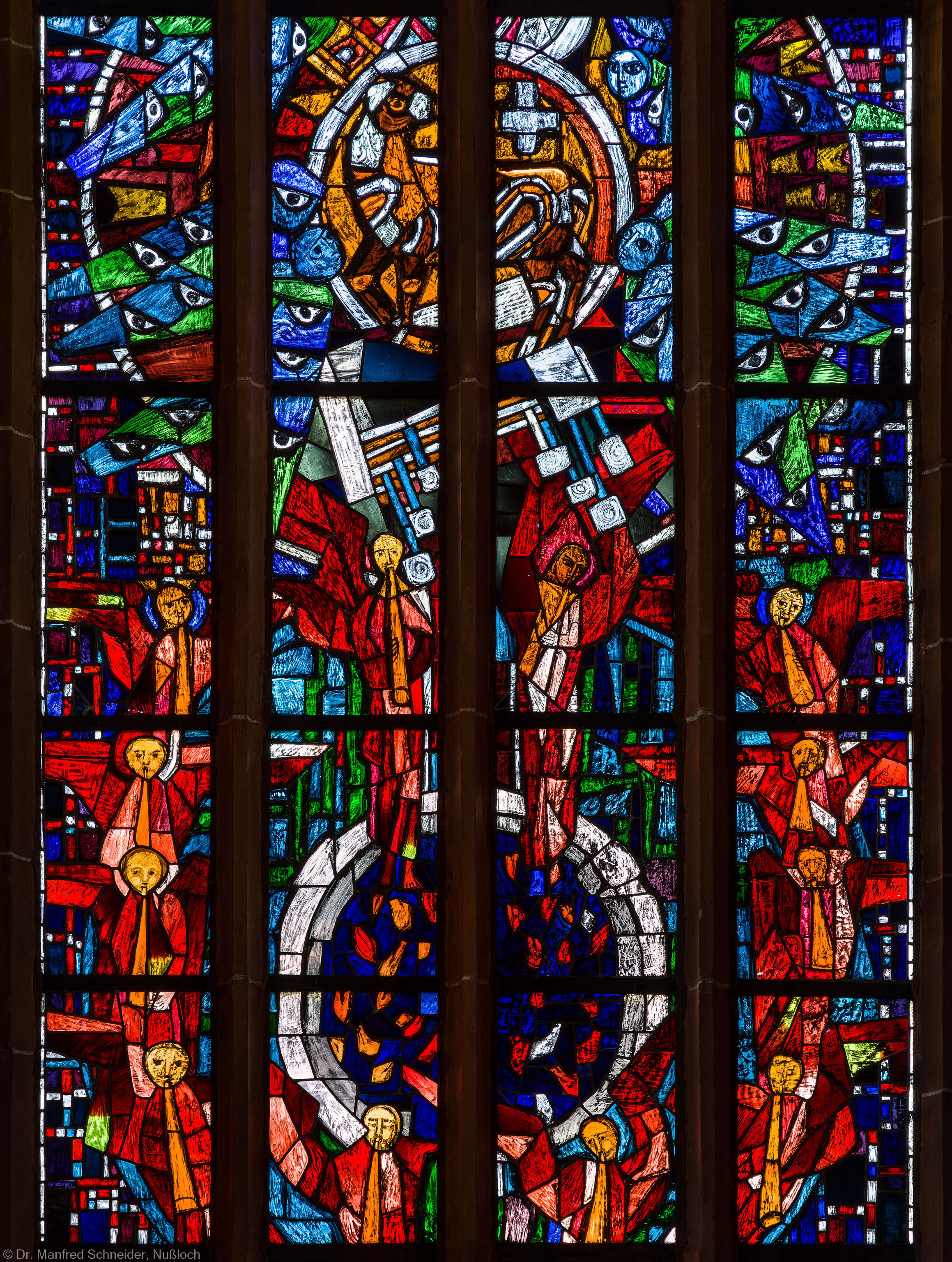 Heidelberg - Heiliggeistkirche - Westempore - Mittelteil des "Offenbarungsfensters" von Hans Gottfried von Stockhausen (aufgenommen im Mai 2014, am späten Vormittag)