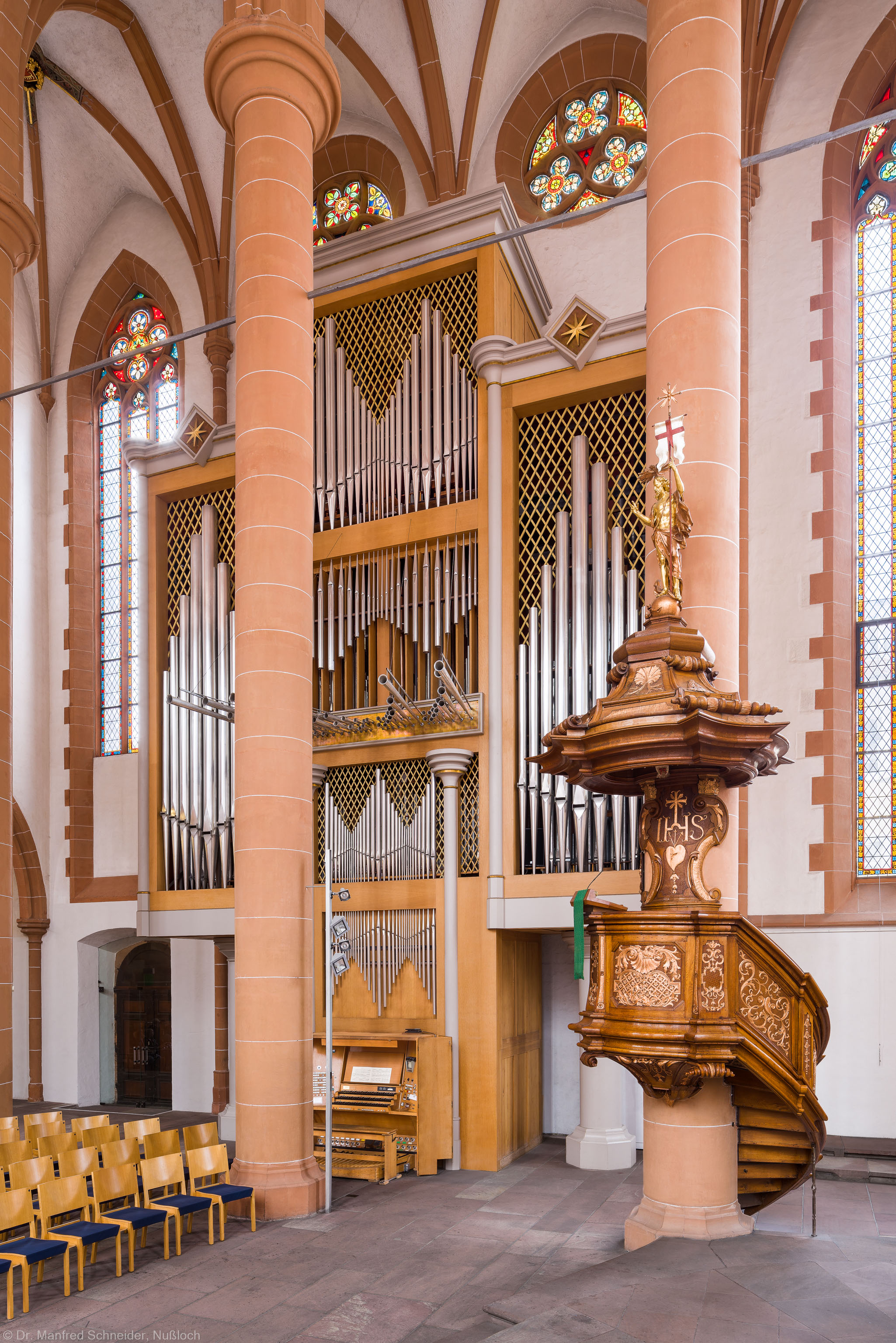 Heidelberg - Heiliggeistkirche - Chor - Hauptorgel - Blick vom Altar auf die Kanzel und die Chororgel, erbaut von Steinmeyer 1980 bis 1993 (aufgenommen im Oktober 2014, am Nachmittag)