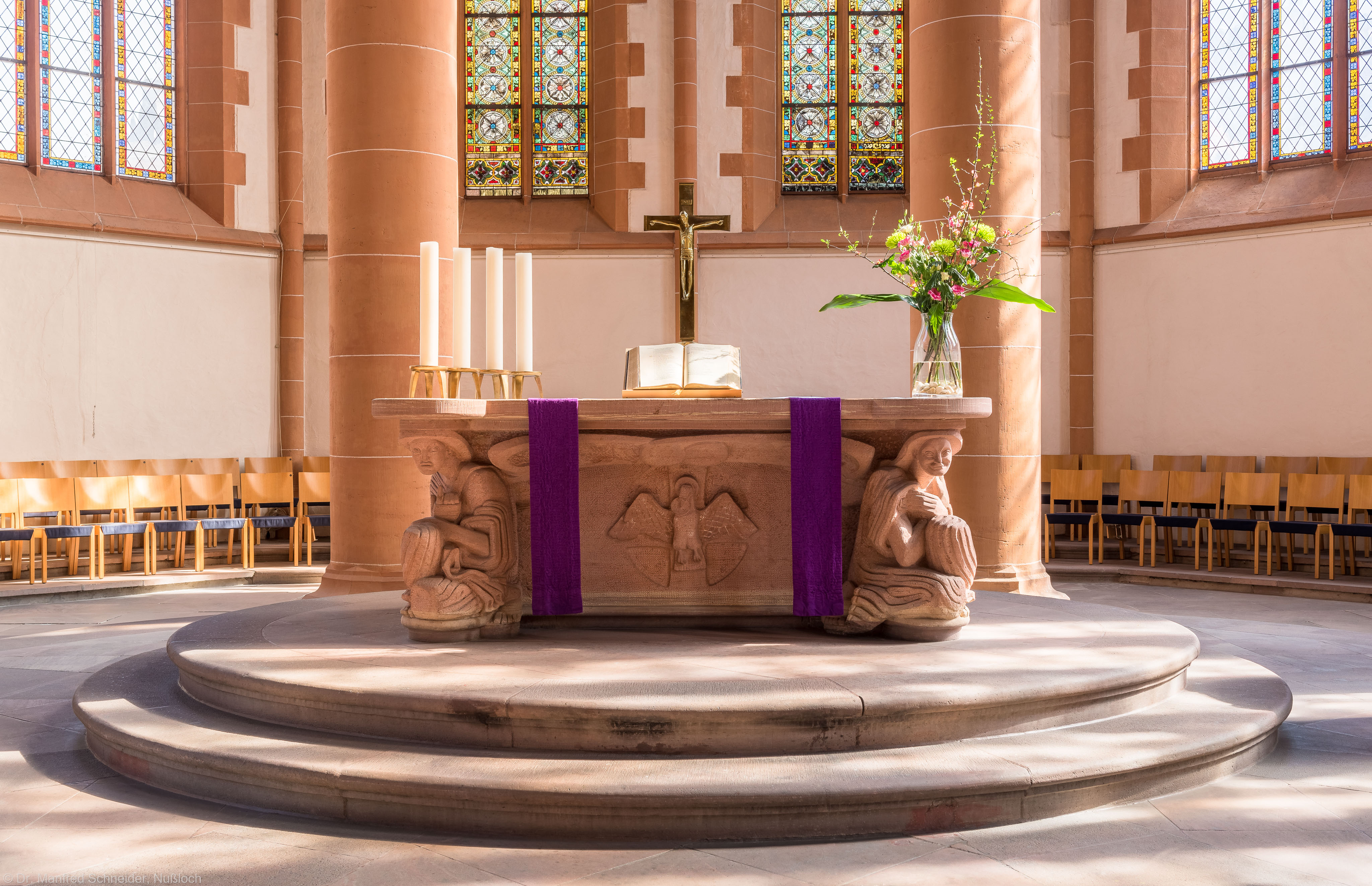 Heidelberg - Heiliggeistkirche - Altar - Westseite des Altars von Edzard Hobbing (aufgenommen im März 2015, um die Mittagszeit)