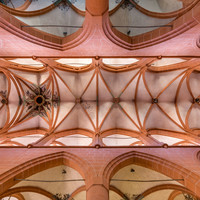 Heidelberg - Heiliggeistkirche - Mittelschiff - Gesamtansicht des Gewölbes, vom Zentrum des Mittelschiffs aus gesehen (aufgenommen im Mai 2015, am Nachmittag)