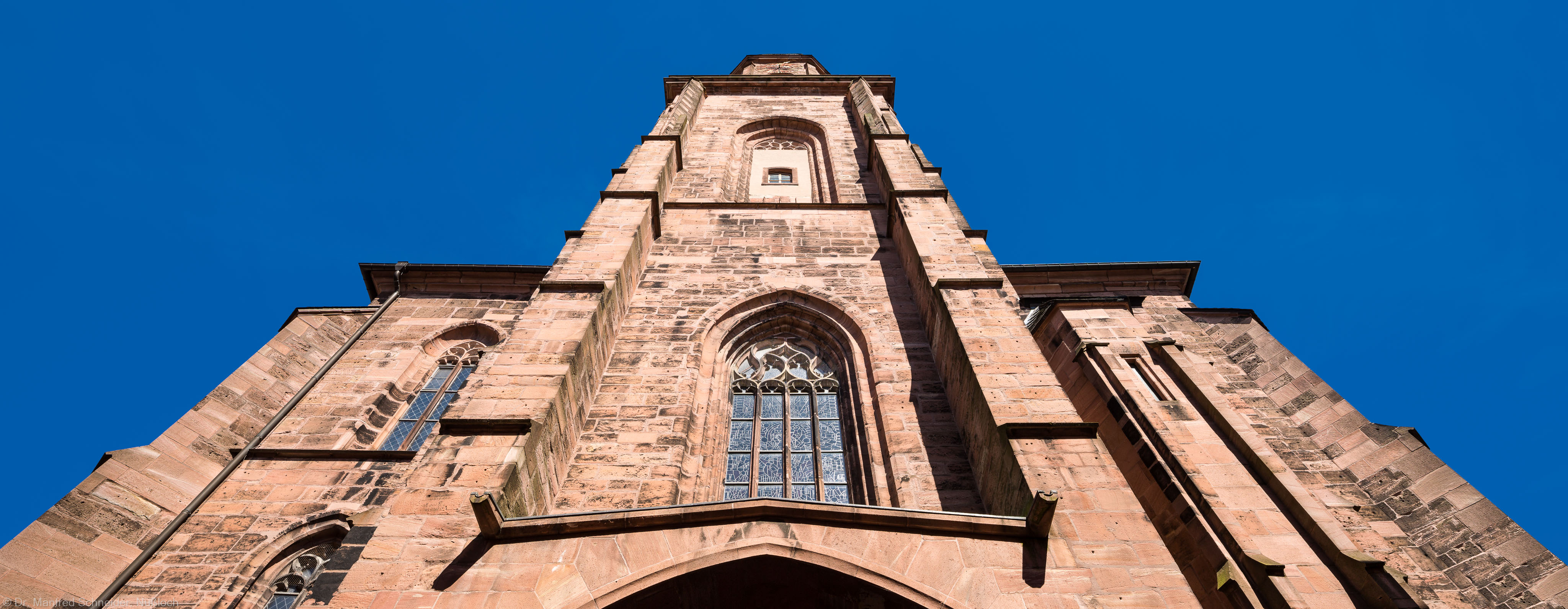 Heidelberg - Heiliggeistkirche - Aussen / West - Blick nach oben auf das Westwerk und den Turm (aufgenommen im Mai 2015, am späten Nachmittag)
